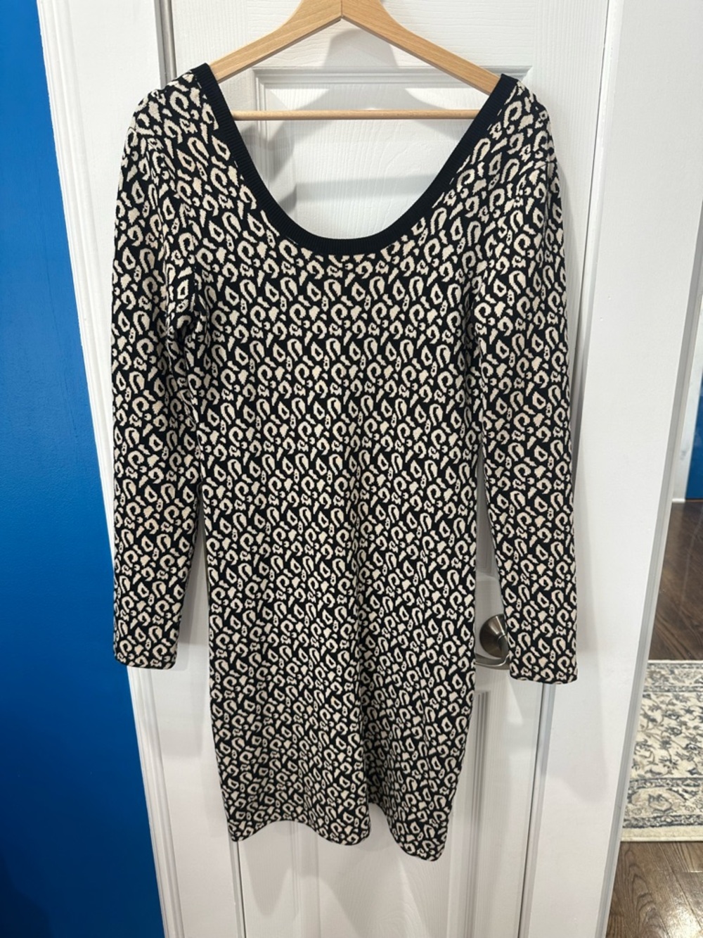 Banana Republic Black and Cream-Print Long Sleeve Dress